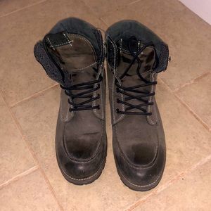Men’s Crevo hiking boots.